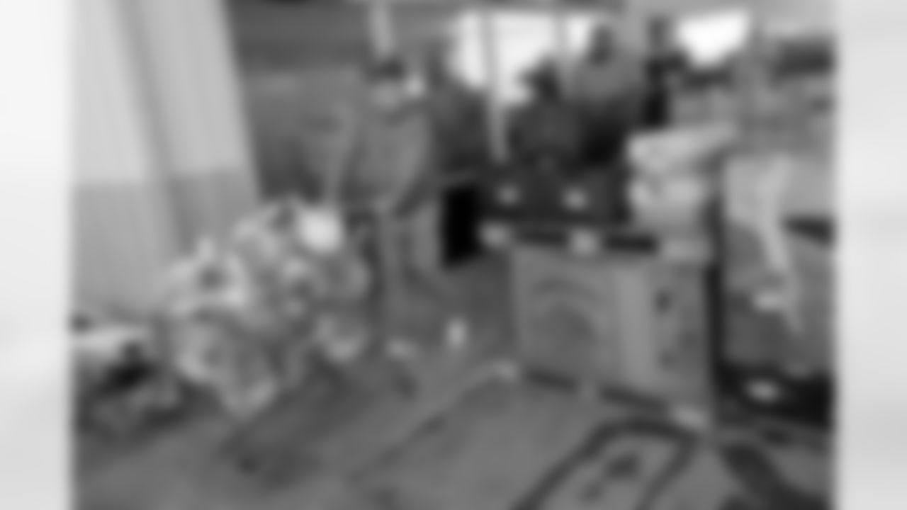 New Orleans Saints safety Tyrann Mathieu and teammates Cam Jordan, Kaden Elliss, Jordan Jackson, and D'Marco Jackson handed out Thanksgiving turkeys and additional food items with Giving Hope New Orleans on Tuesday, November 8 2022.