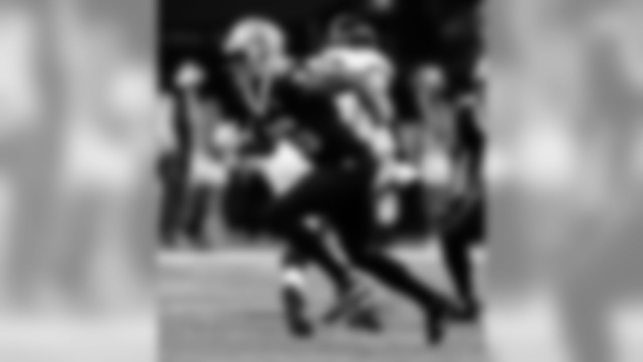 Saints 20 - Eagles 14 (W)
Divisional Game
Michael C. Hebert