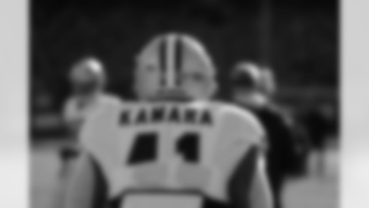 New Orleans Saints players prepare for their Week 14 game against the New York Jets on the road.
