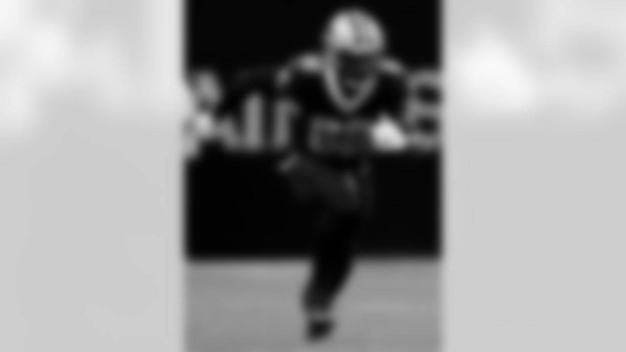 Game action photos from the New Orleans Saints vs. San Francisco 49ers matchup in Week 10 of the 2020 NFL season.
