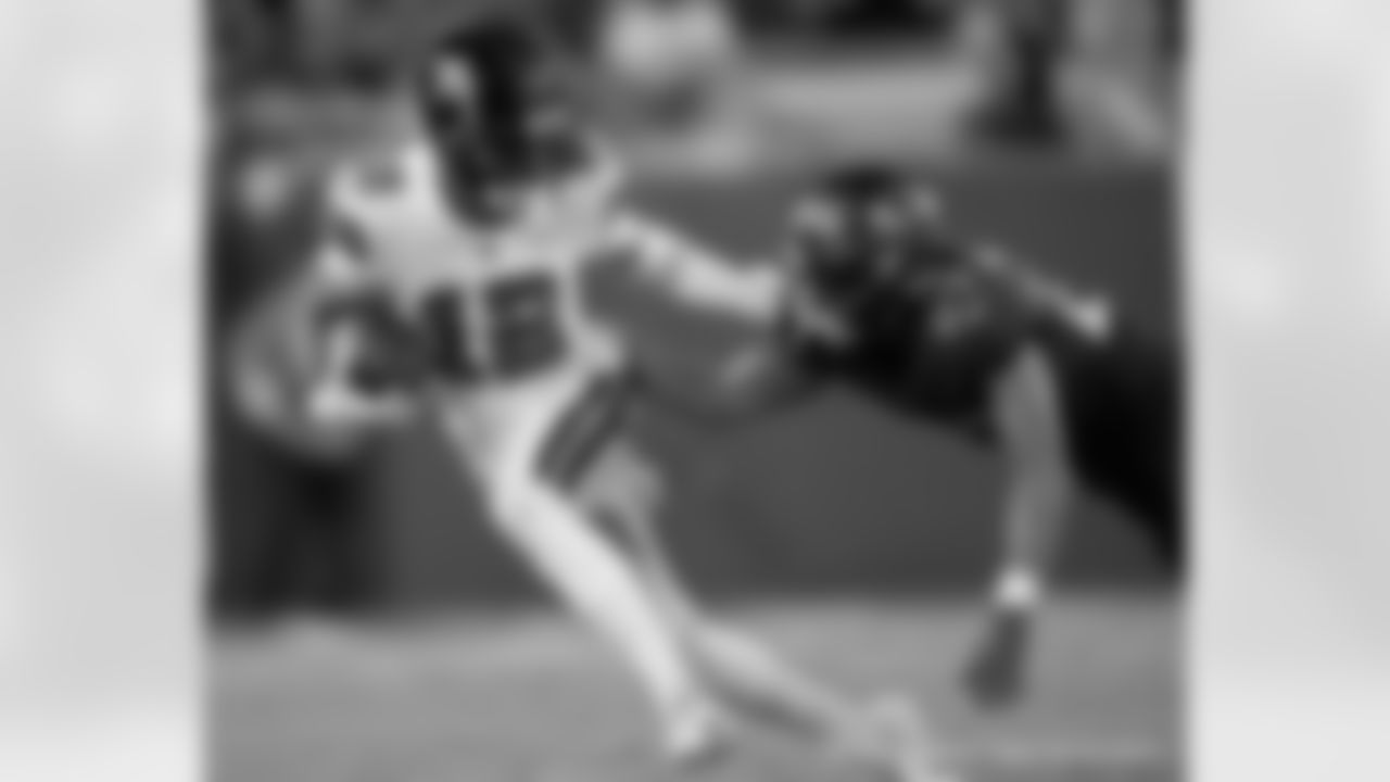 New Orleans Saints players in action during their 2022 Week 13 game against the Tampa Bay Buccaneers.