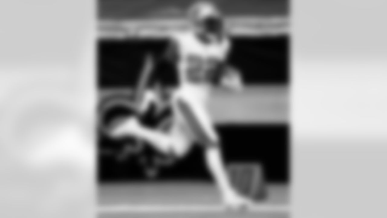 Game action photos from the New Orleans Saints vs. Minnesota Vikings matchup on Christmas Day in Week 16 of the 2020 NFL season.