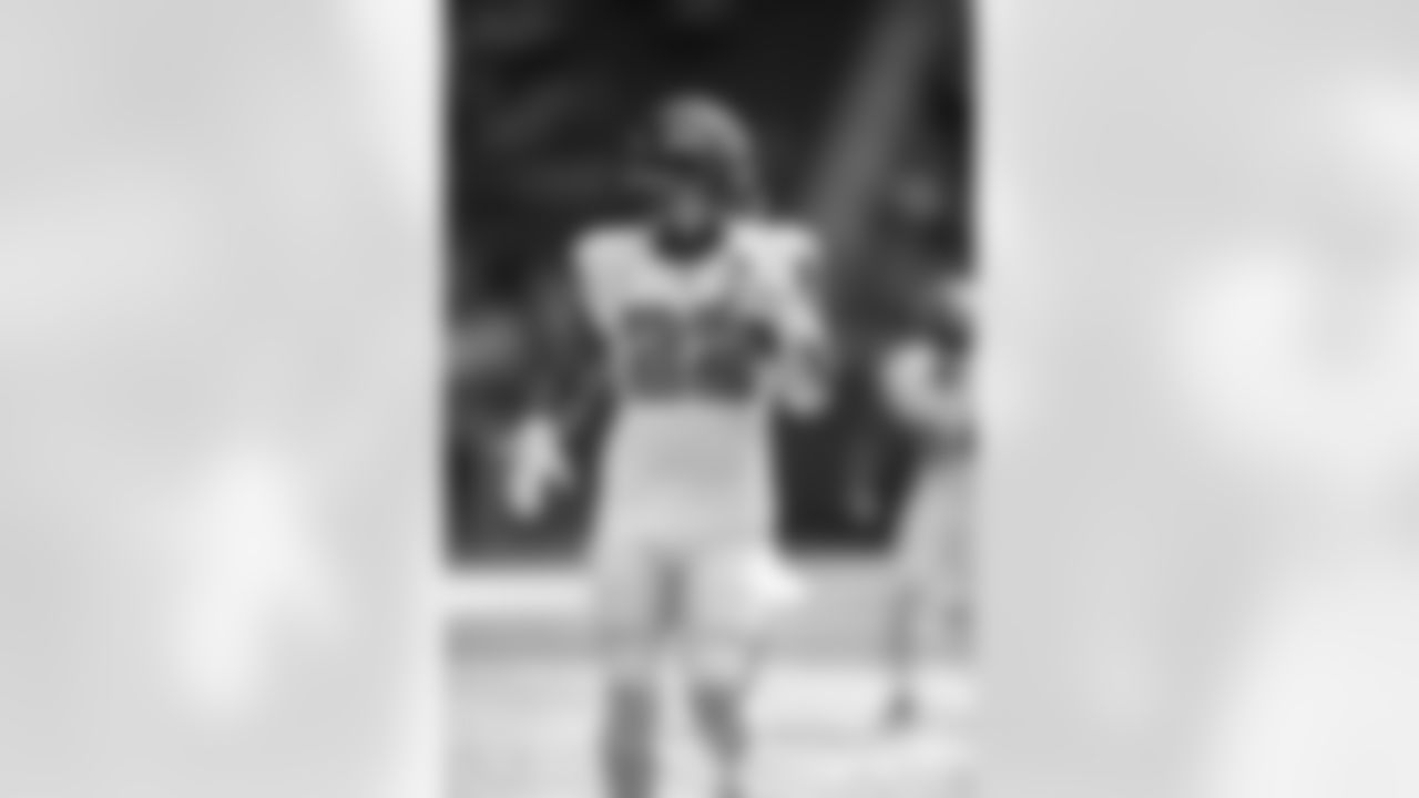 Check out photos of New Orleans Saints running back Mark Ingram in action throughout the 2022 season.