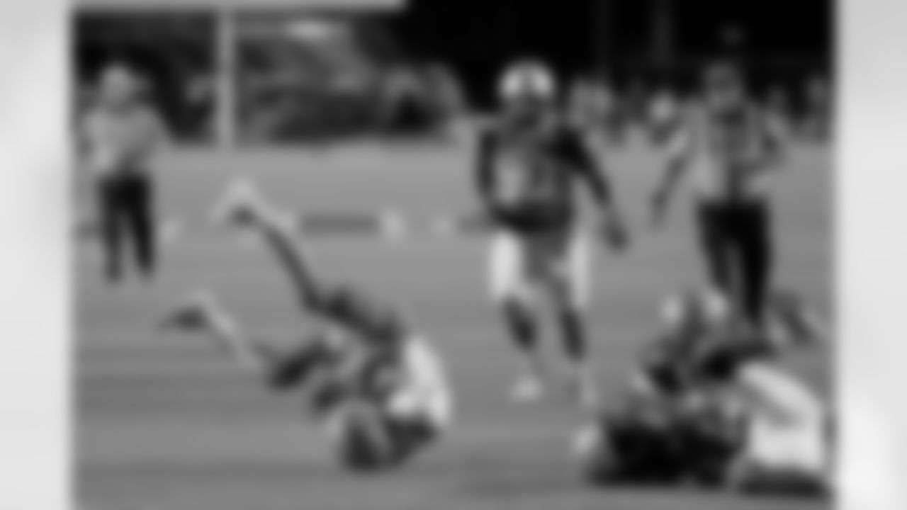 The Ocean Springs Greyhounds hosted the Gulfport Admirals in the Sanderson Farms Mississippi High School Game of the Month on Friday, October 28, 2022. On a night Oceans Springs honored its 2022 Sports Hall of Fame inductees, the Greyhounds came out of the gates quickly, scoring three first quarter touchdowns. The Admirals answered with three touchdowns of their own in the second quarter but couldn't keep pace with the undefeated Greyhounds who posted a 58-33 victory to win the Region 4-6A title.