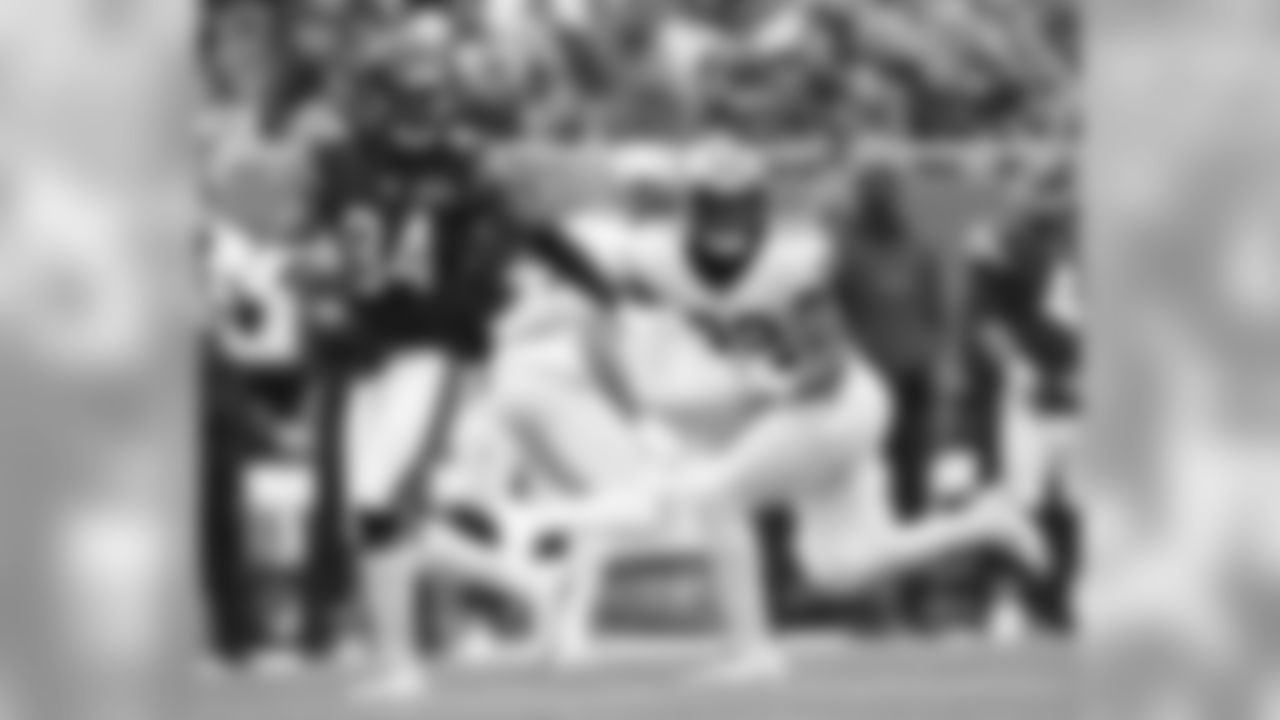 2nd gallery of game action photos from the New Orleans Saints win over the Chicago Bears in Week 7 of the 2019 NFL season.