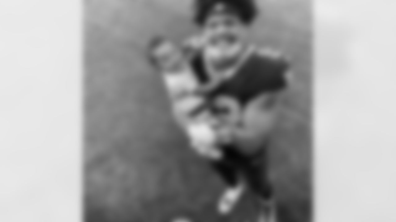Marcus Davenport: Great Team Wins this Weekend #WhoDat #BirdsUp, But most thankful for my family.