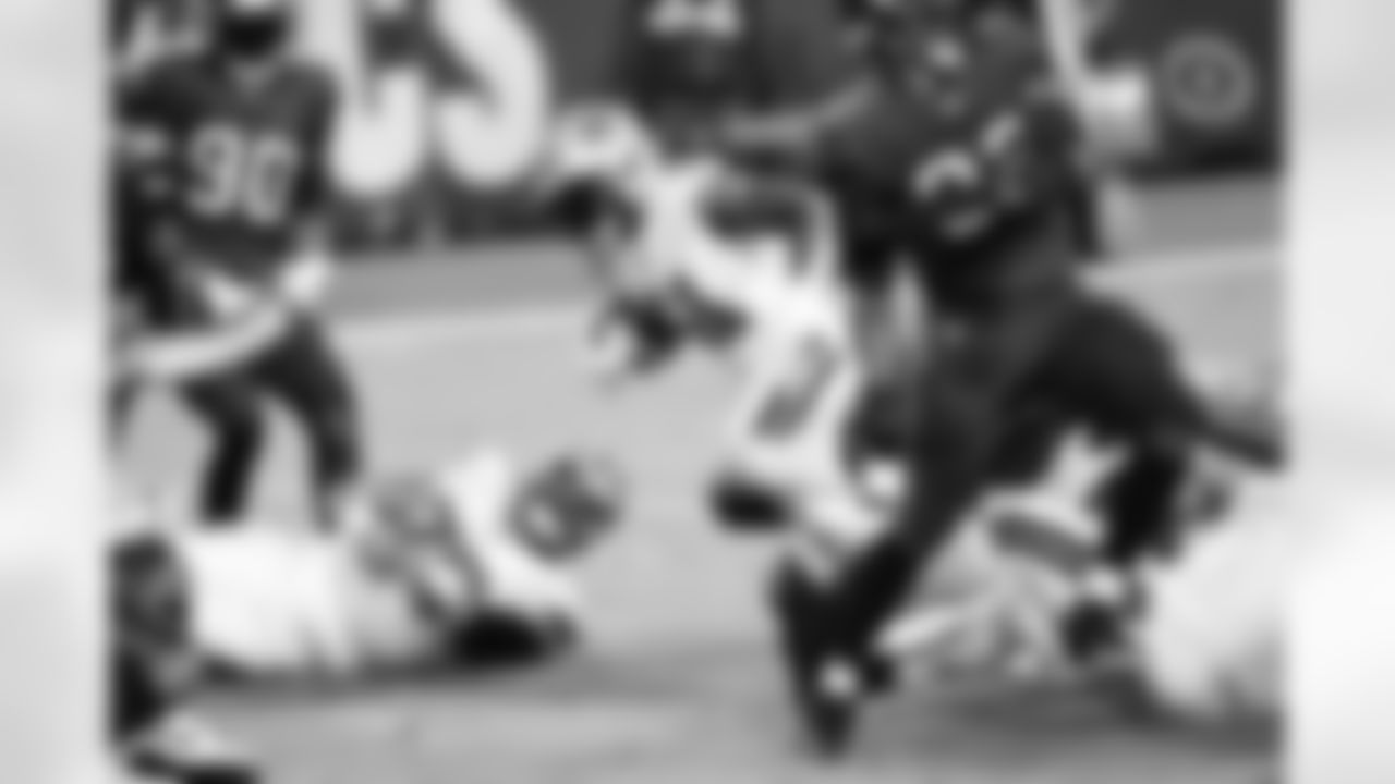 Game action photos from the New Orleans Saints at division rival Tampa Bay Buccaneers in Week 9 of the 2020 NFL season.