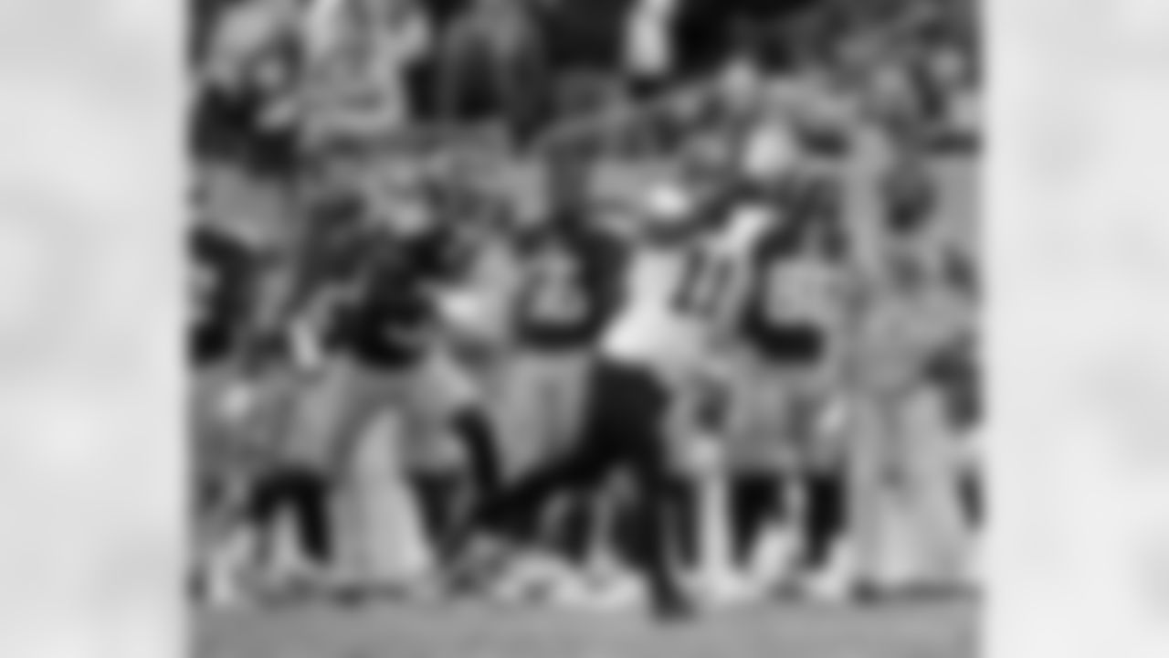 Check out photos of New Orleans Saints wide receiver Deonte Harris in action during the 2021 NFL season.