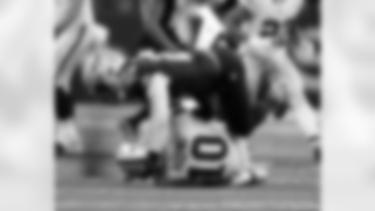 New Orleans Saints linebacker Pete Werner in action during their 2022 Week 8 game against the Las Vegas Raiders.