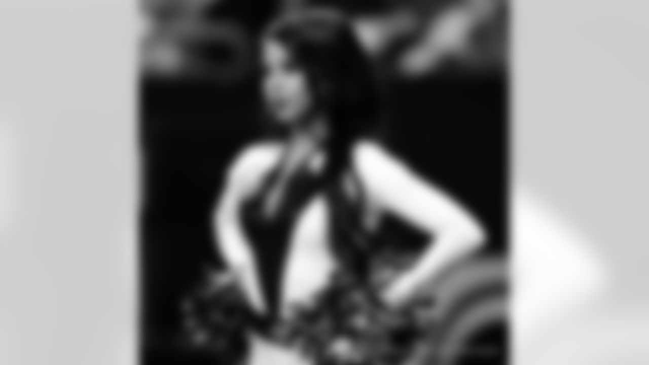 Gallery_Faces_Saintsations_haley010419_10