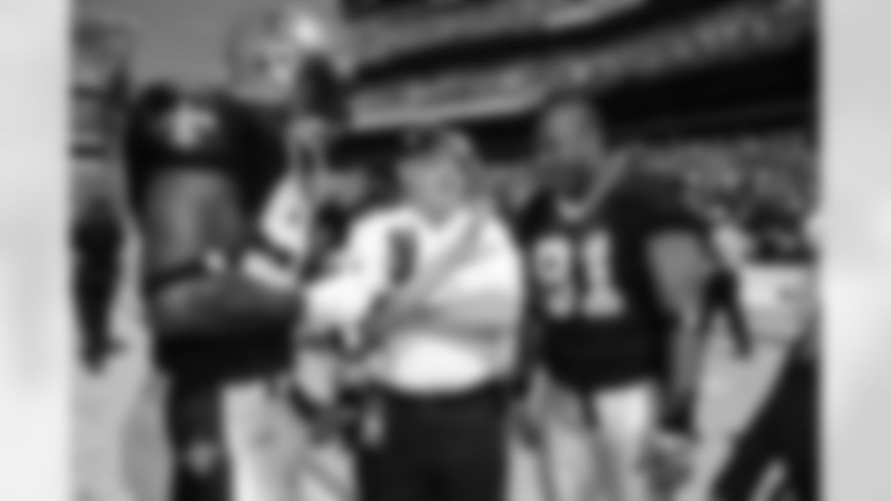 Saints at Eagles Photo Gallery