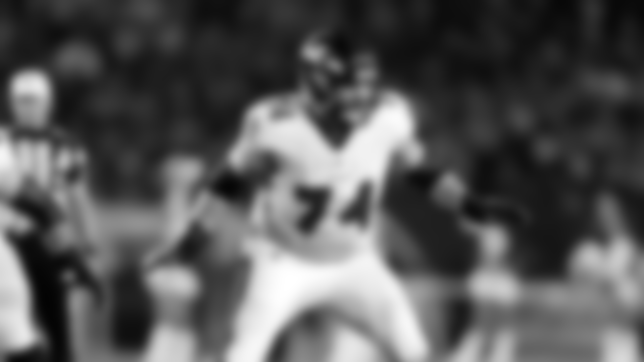 Take a look at the newest addition to the New Orleans Saints roster, offensive linemen James Hurst.