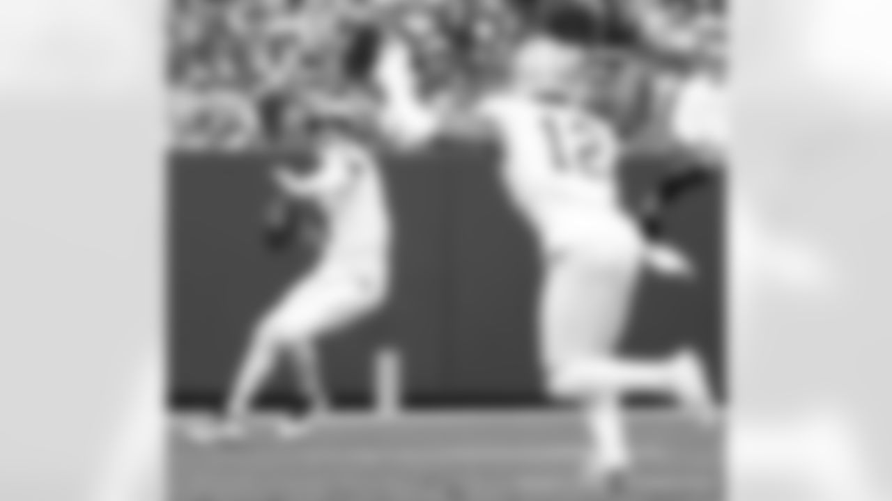 Check out the game action from the New Orleans Saints game against the Green Bay Packers in Week 3 of the 2023 NFL season including quarterback Derek Carr (4).