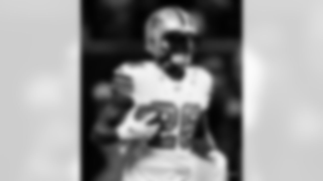 Pregame photos as the New Orleans Saints players' prepare for week 13 before taking on the Atlanta Falcons at Mercedes-Benz Stadium.