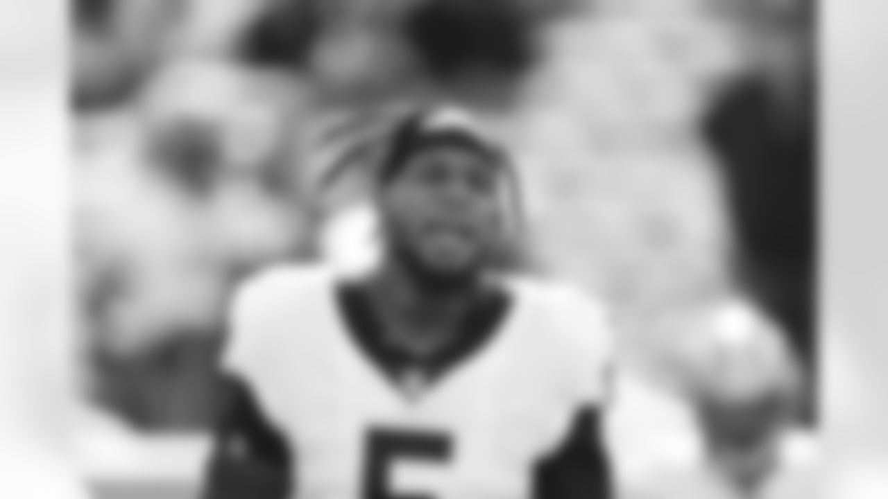 Check out photos of New Orleans Saints linebacker Kwon Alexander in action during the 2021 NFL season.