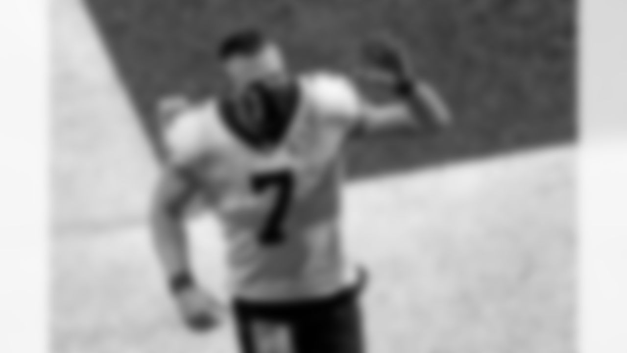 Game action photos from the New Orleans Saints vs. Atlanta Falcons matchup in Week 13 of the 2020 NFL season.