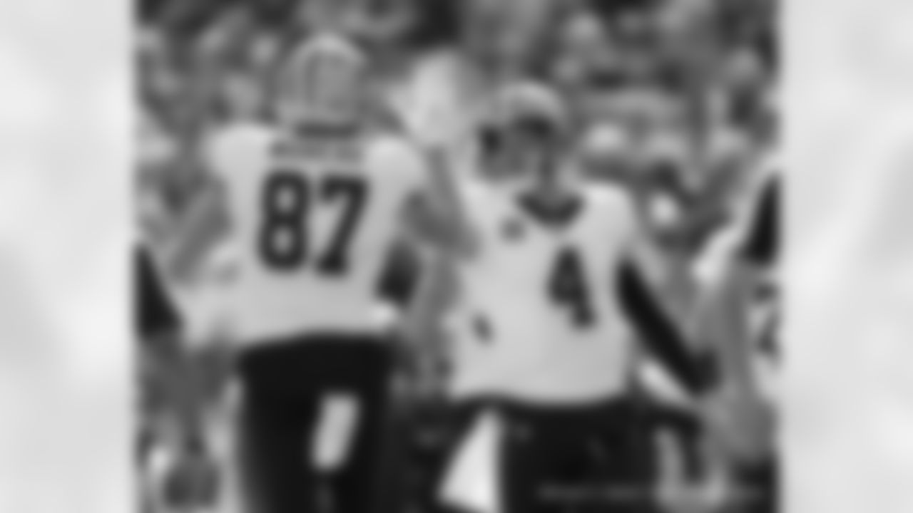 Check out the game action shots from the New Orleans Saints game against the New England Patriots in Week 5 of the 2023 NFL season including quarterback Derek Carr (4).