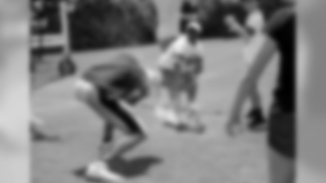 Gallery_TrainingCamp_QBChallenge_08031985