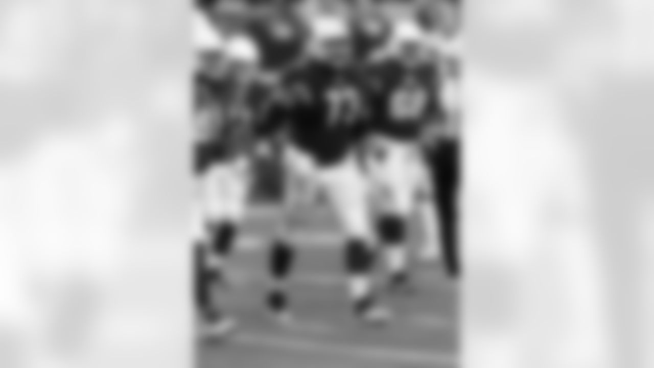 New Orleans Saints announced that they have signed with guard Max Garcia on Tuesday, July 25, 2023. Check out Max in action with the Arizona Cardinals and New York Giants during his NFL career.