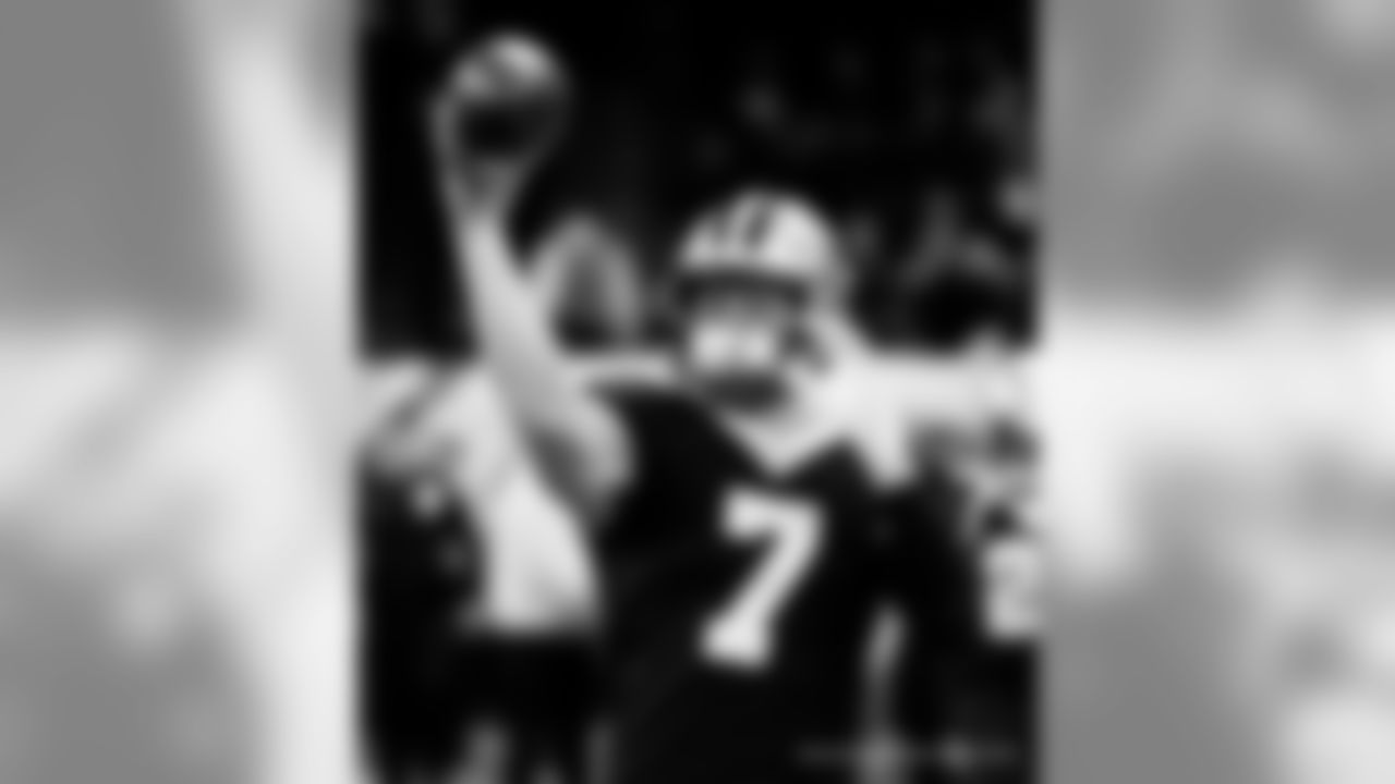 Saints players prepare for their Week 5 division battle against the Tampa Bay Buccaneers at the Mercedes-Benz Superdome