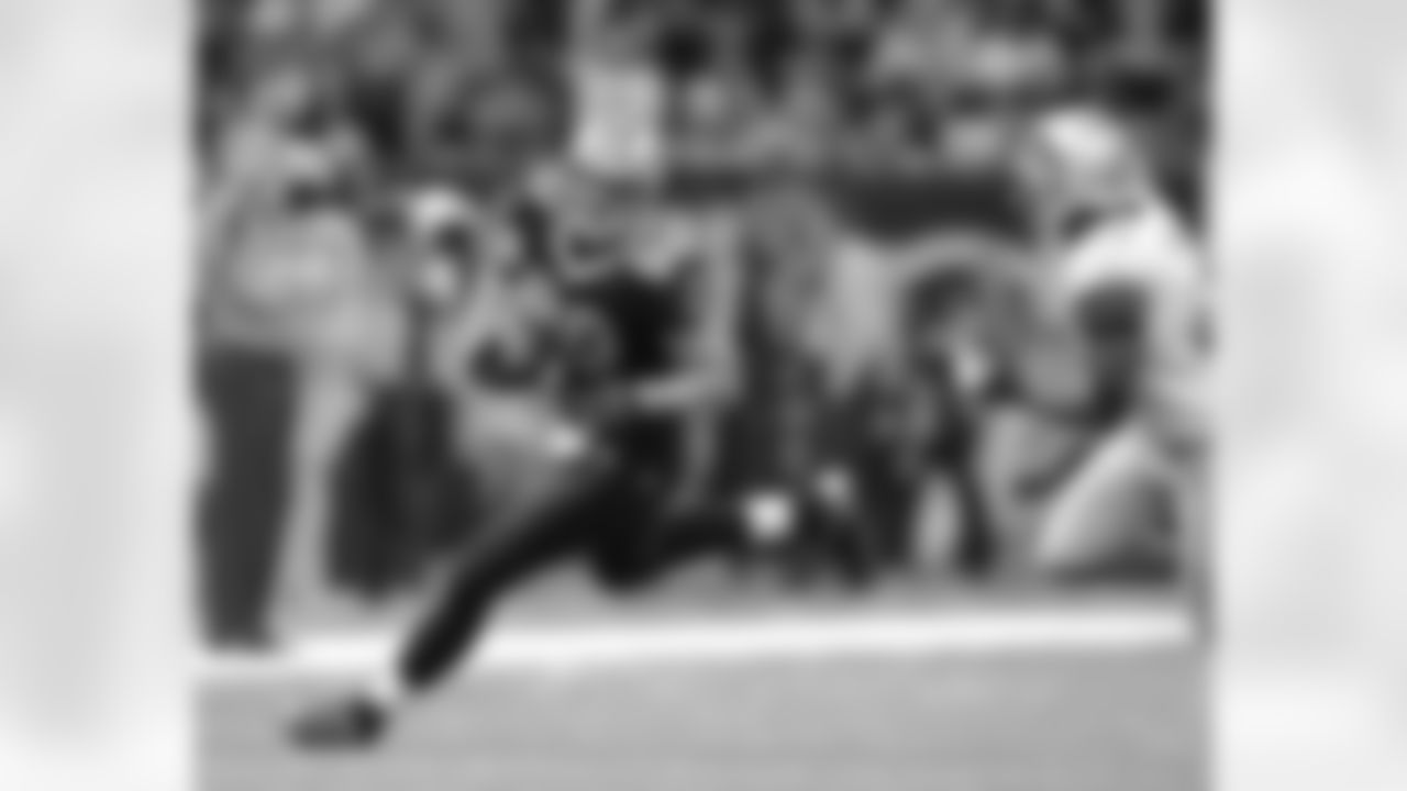 New Orleans Saints announced that they have signed tight end Jimmy Graham on Tuesday, July 25, 2023. Check out the best photos of Jimmy in action with the New Orleans Saints during his NFL career.