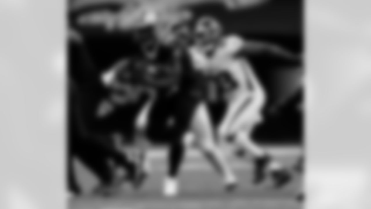 Game action photos from the New Orleans Saints vs. Atlanta Falcons matchup in Week 11 of the 2020 NFL season.