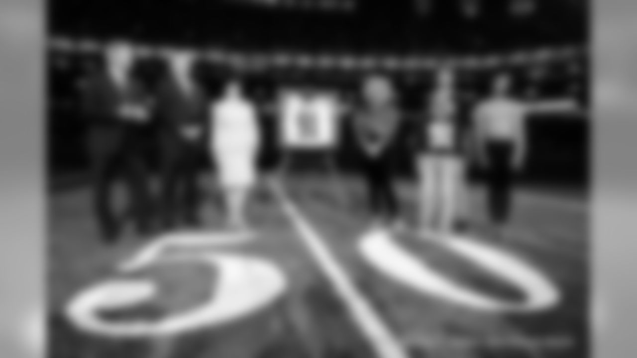 During halftime of the Saints vs. Buccaneers contest in Week 5, the Saints honored late defensive end Will Smith as he was inducted into the team's Ring of Honor.