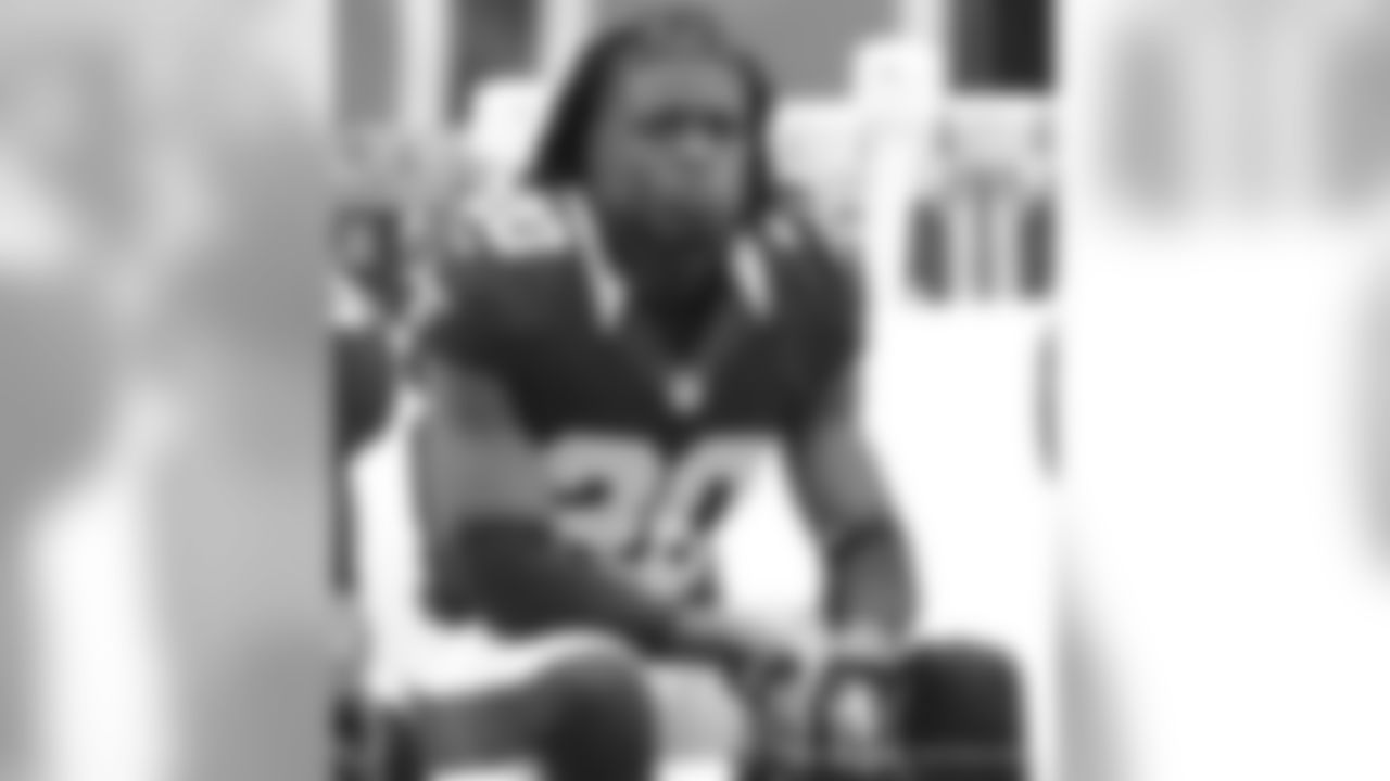 CB Brian Dixon