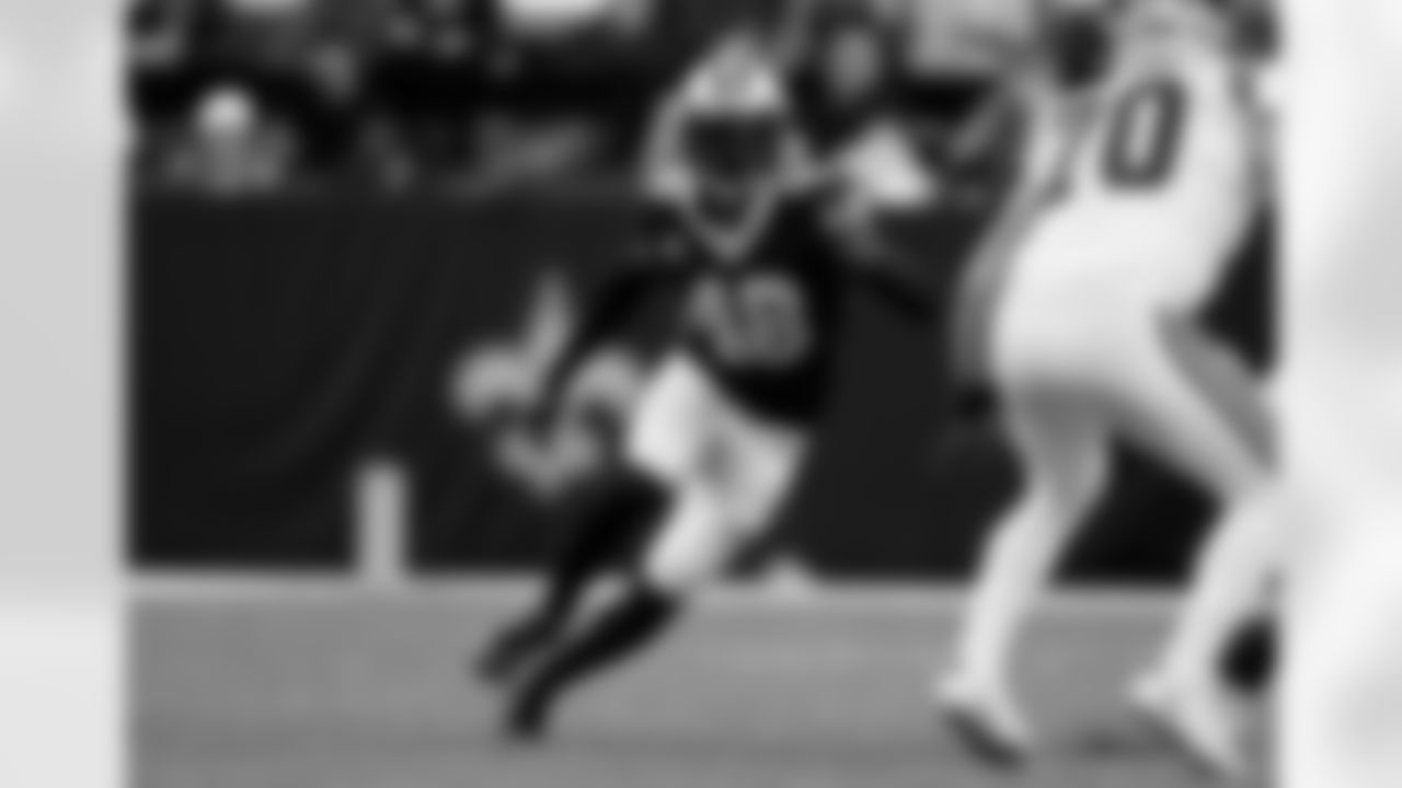 Check out photos of New Orleans Saints special teams ace J.T. Gray in action during the 2021 NFL season.