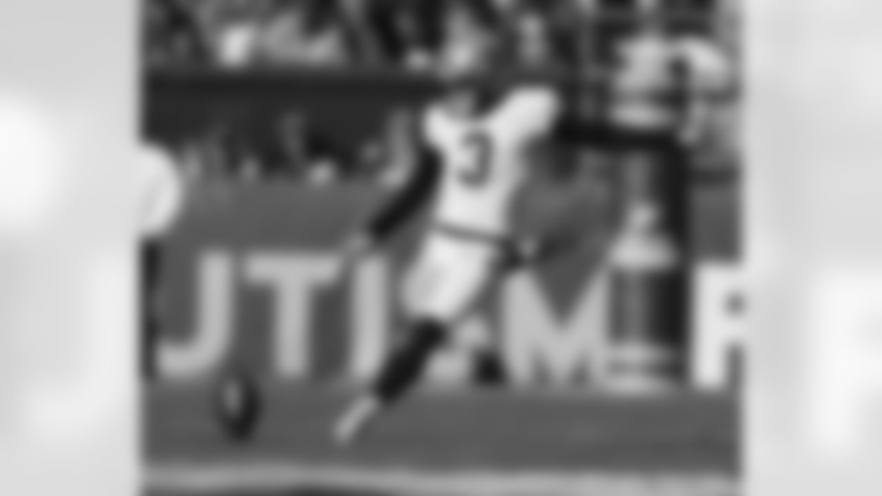 Check out the game action from the New Orleans Saints win against the Philadelphia Eagles in Week 17 of the 2022 NFL season.