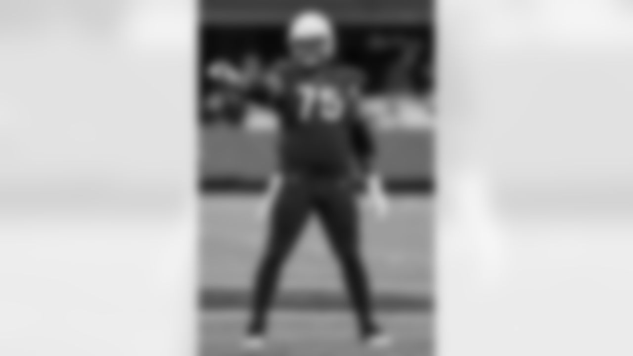 New Orleans Saints announced that they have signed with guard Max Garcia on Tuesday, July 25, 2023. Check out Max in action with the Arizona Cardinals and New York Giants during his NFL career.