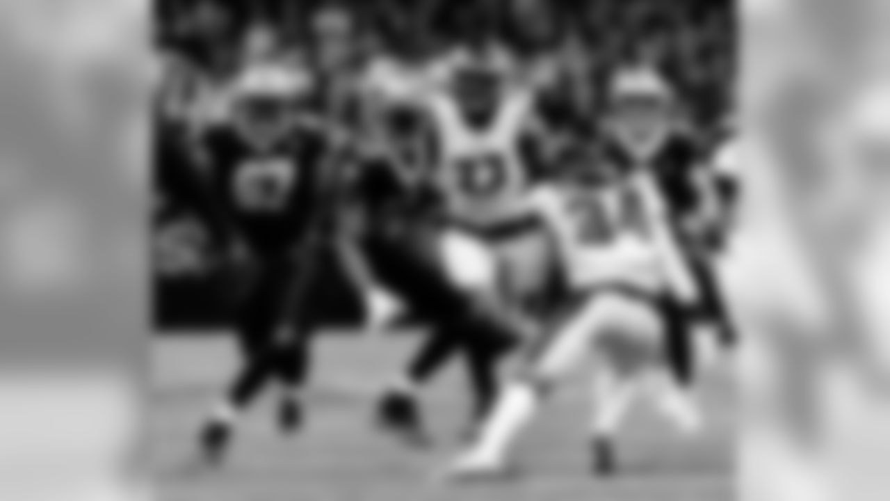 Saints 20 - Eagles 14 (W)
Divisional Game
Michael C. Hebert