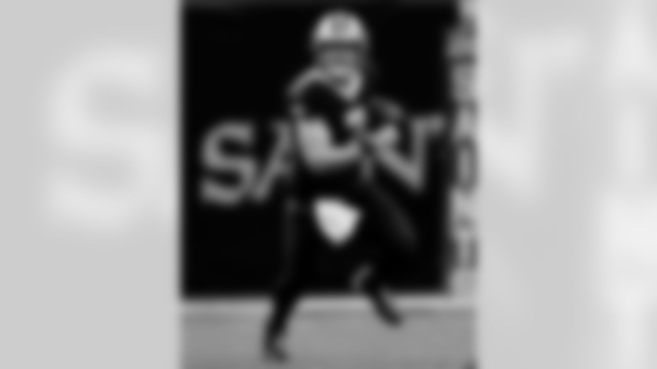 2020 REGULAR SEASON
Saints 27 - 49ers 13 (W)
All Images Copyright Michael C. Hebert