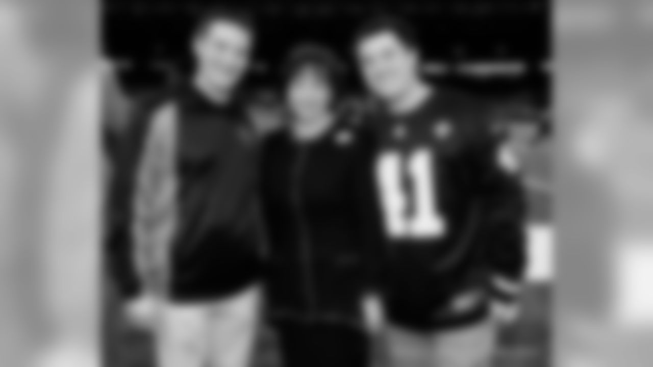 Saints 20 - Eagles 14 (W)
Divisional Game
Michael C. Hebert