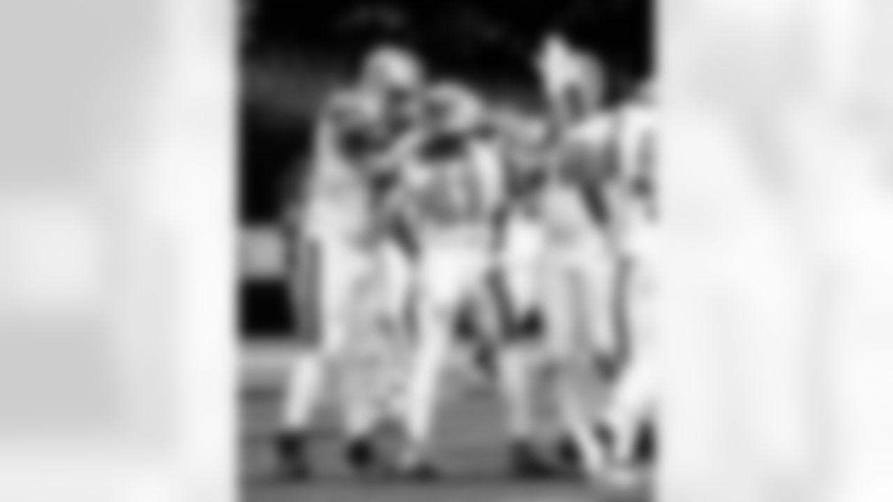 Game action photos from the New Orleans Saints vs. Minnesota Vikings matchup on Christmas Day in Week 16 of the 2020 NFL season.