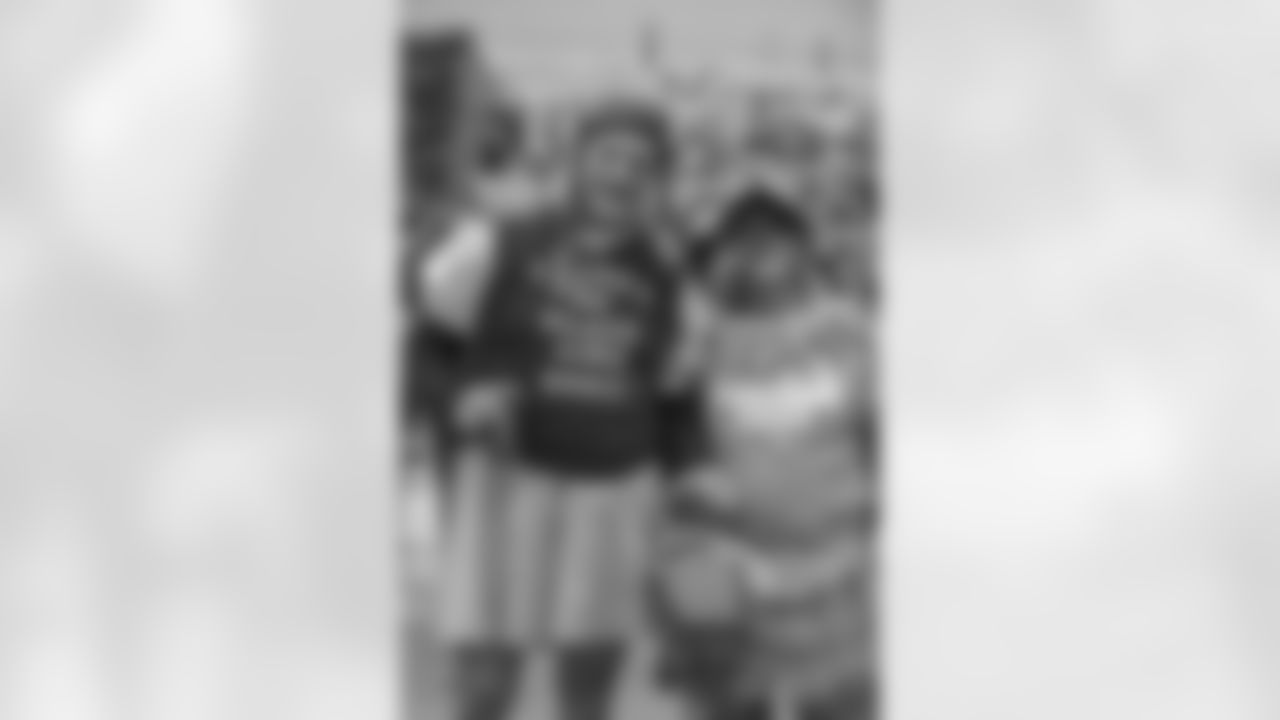 Gallery-best-fan-costumes-102621-0008
