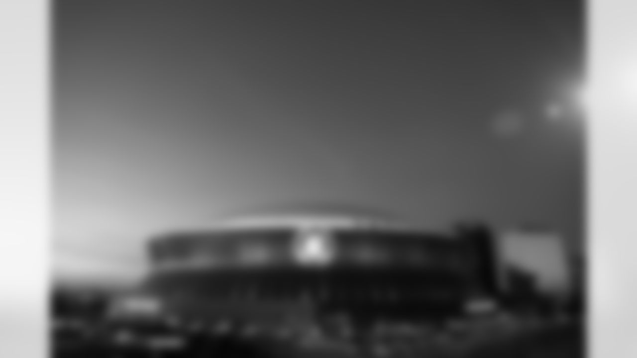 Caesar's Superdome lit up for the Holidays. Photographed on Thursday, December 23, 2021. (Michael DeMocker / NFL LCC)