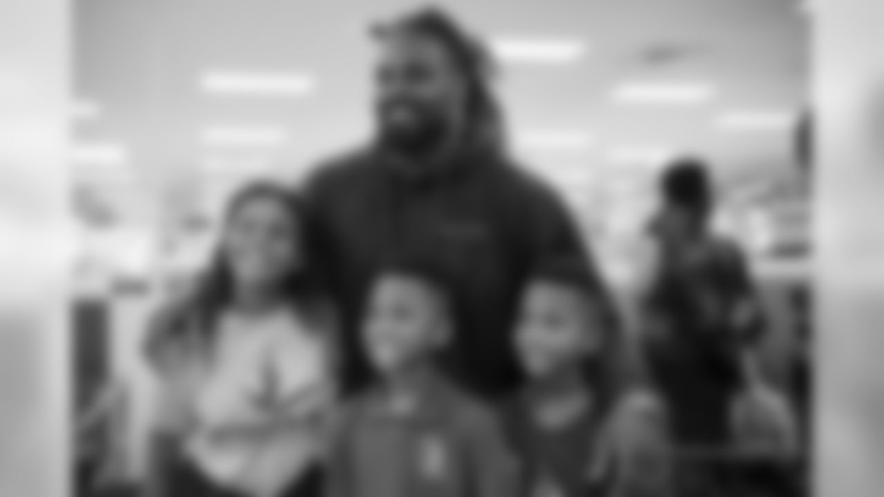 Gallery_BackPackGiveAway_CamJordan_TArmstead_08201933