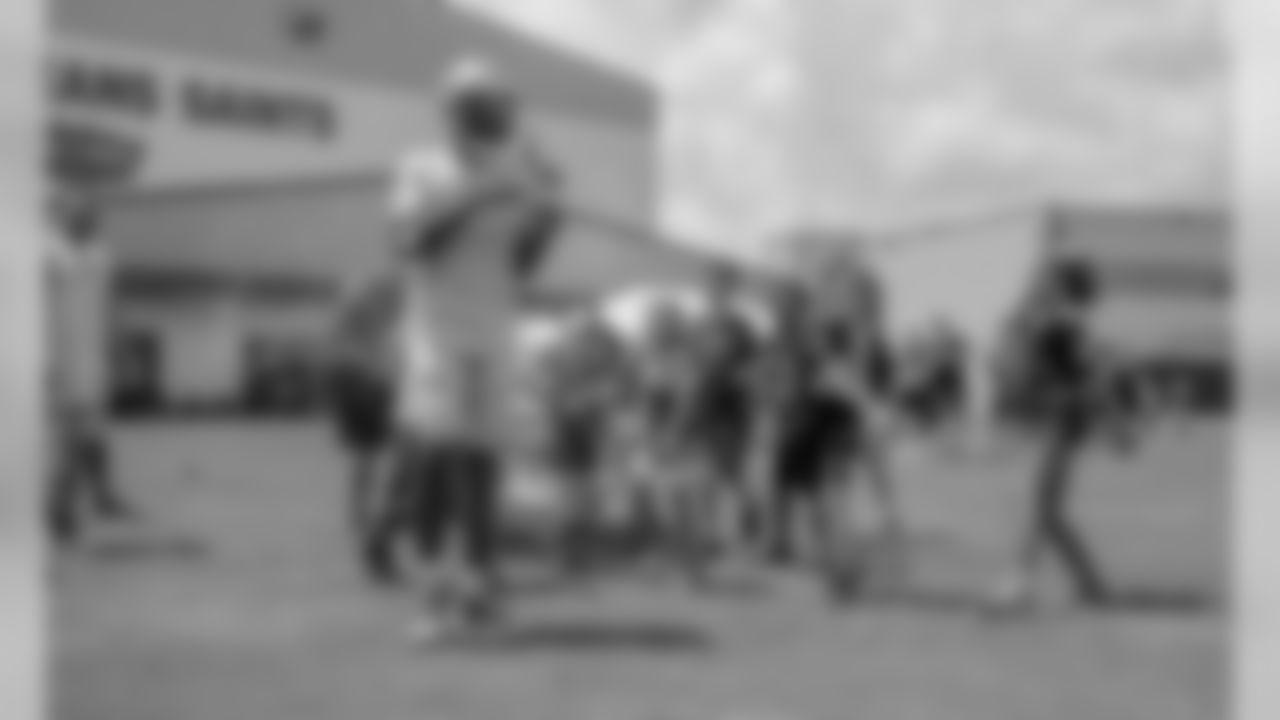 Gallery_TrainingCamp_QBChallenge_08031972