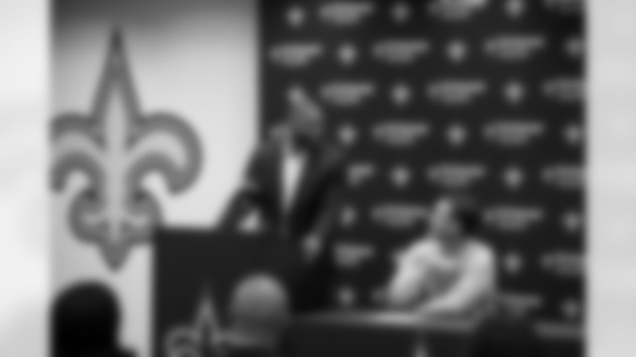 Former New Orleans Saints linebacker Craig Robertson announced his official retirement from the NFL on March 11, 2022.