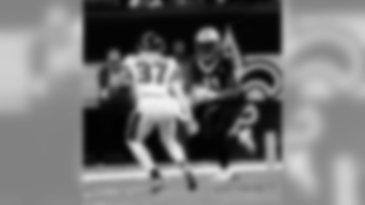 Saints 20 - Eagles 14 (W)
Divisional Game
Michael C. Hebert