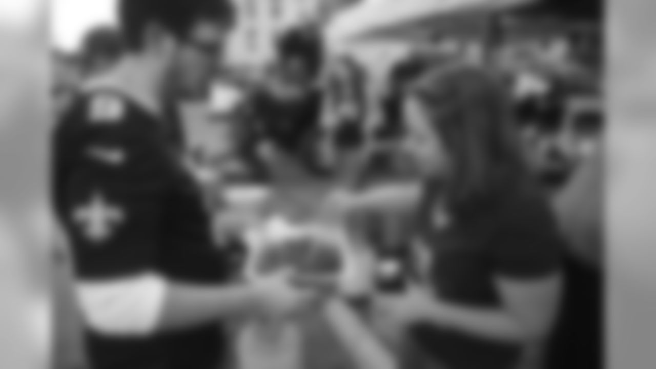 Gallery-Fans-2560-1440-1188