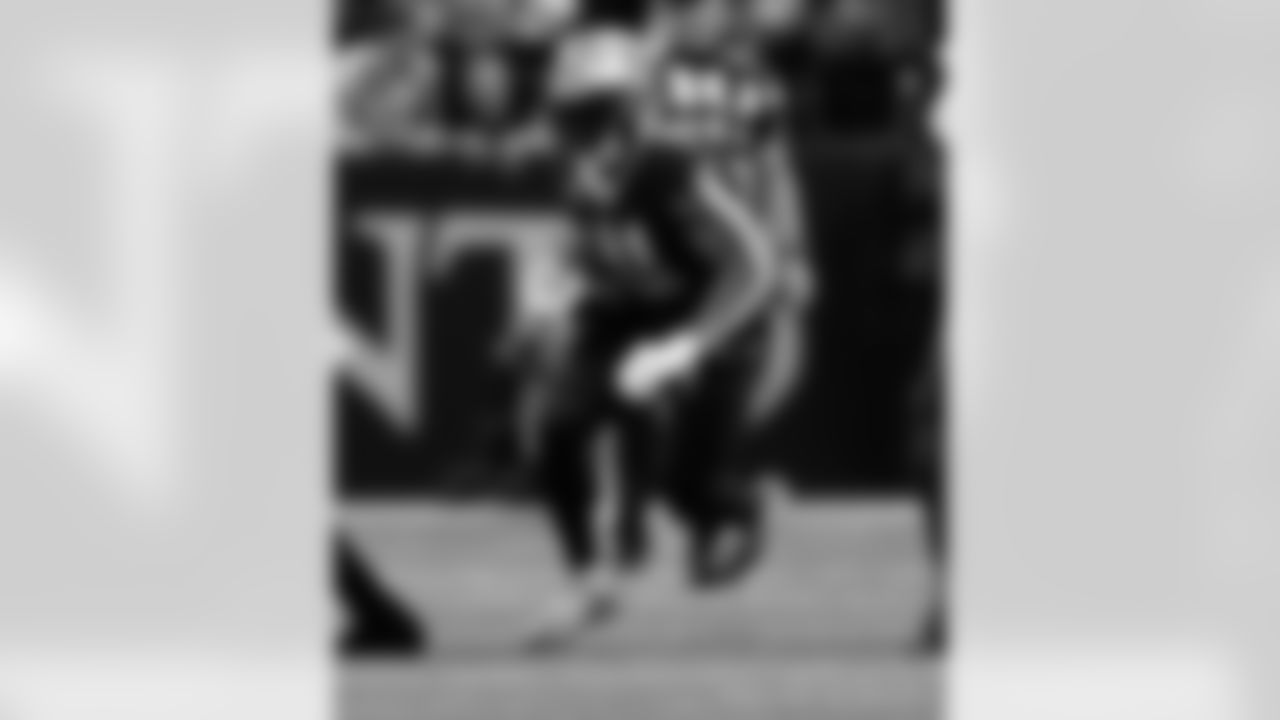 New Orleans Saints players in action during their 2022 Week 15 game against the Atlanta Falcons.