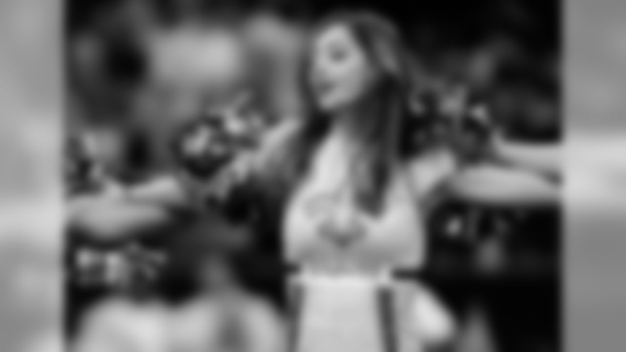 Gallery_Faces_Saintsations_emily010419_14