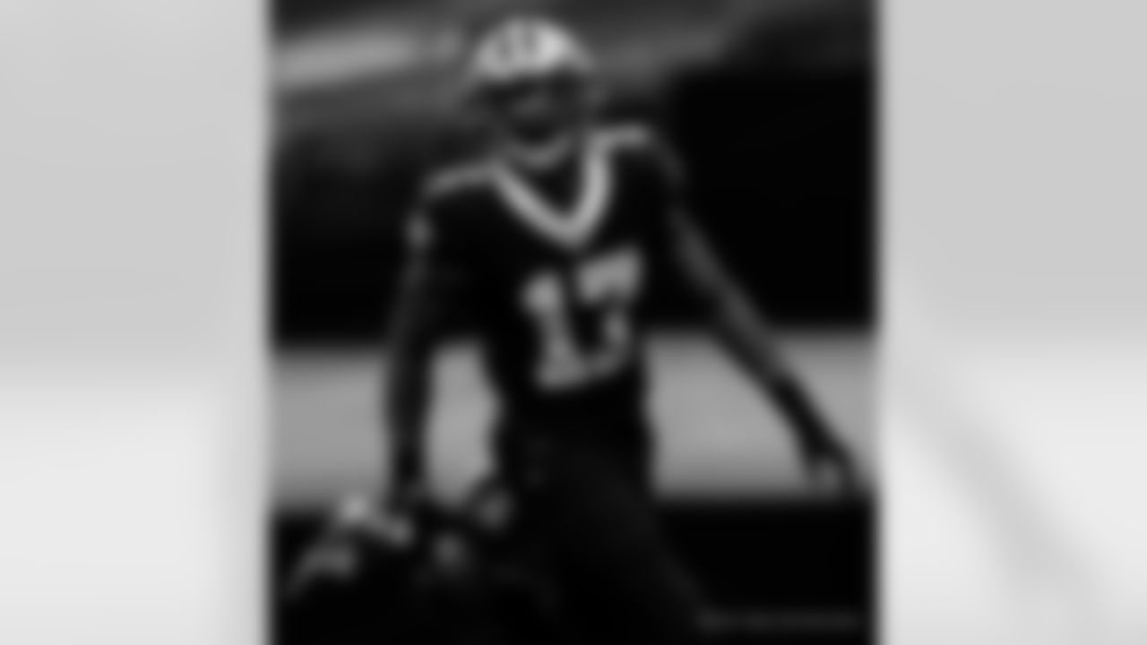 Check out photos of New Orleans Saints wide receiver Emmanuel Sanders in action during the 2020 NFL season.