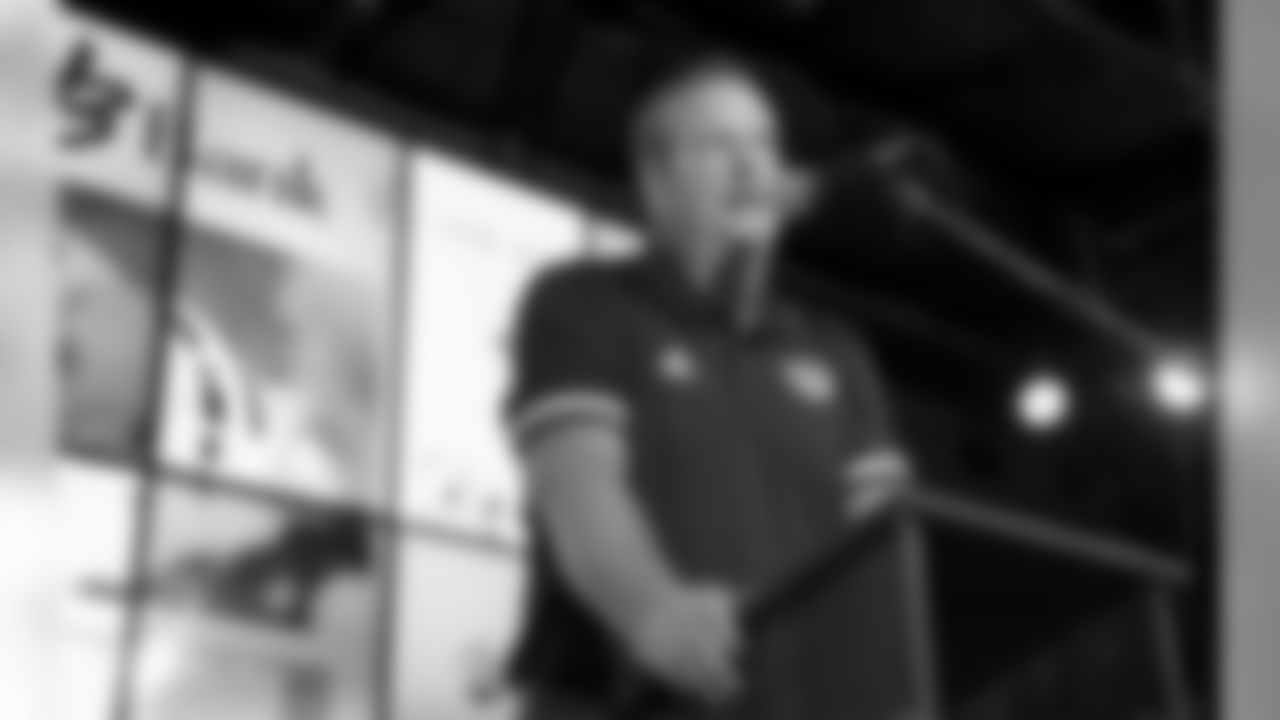 Gallery_GayleBenson_Saints_Quarterbackclub_08271903