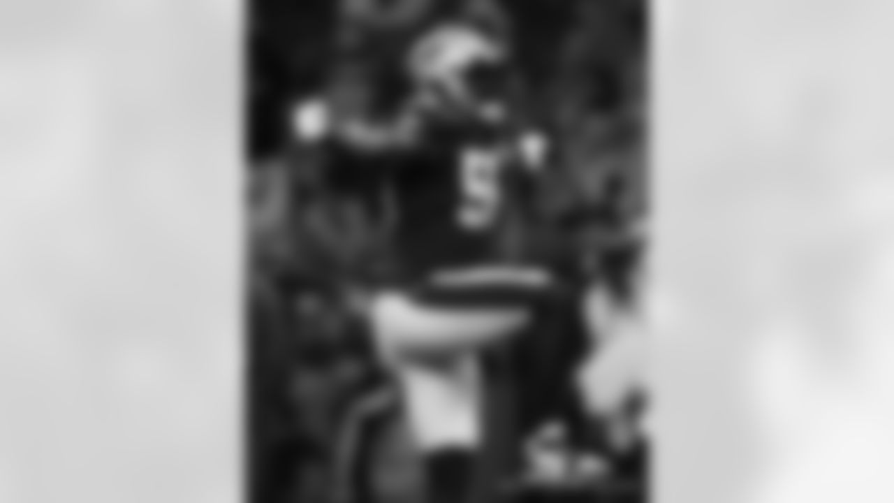 New Orleans Saints linebacker Demario Davis (56) in action during their 2022 Preseason Week 3 game against the Los Angeles Chargers.