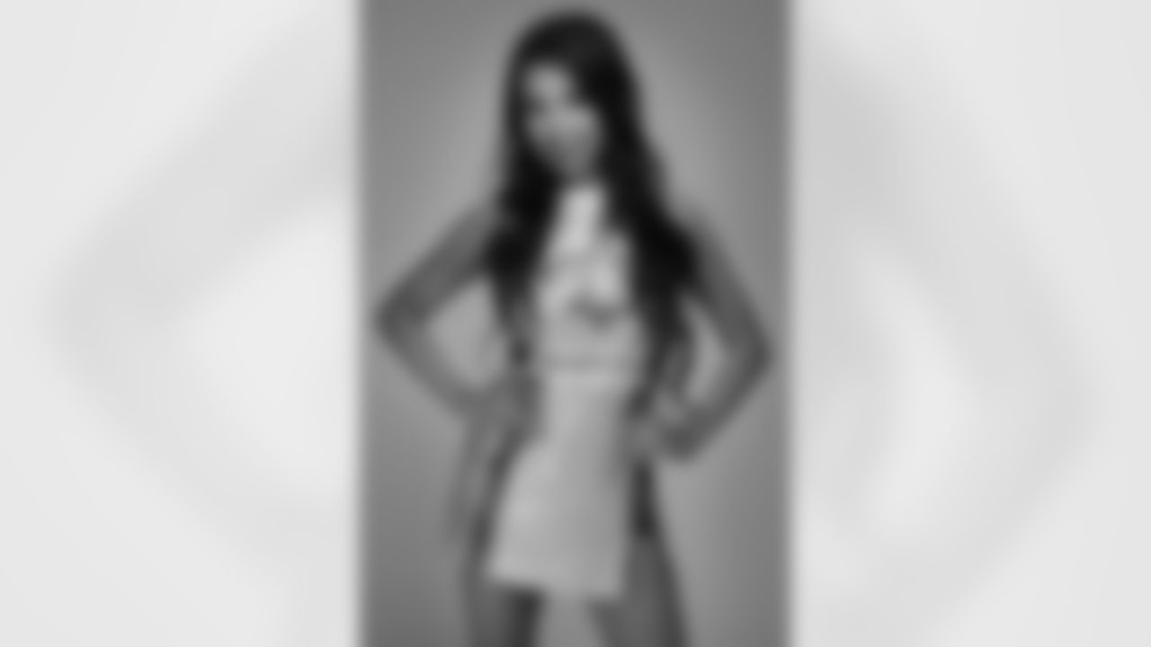 Gallery_Faces_Saintsations_haley010419_14