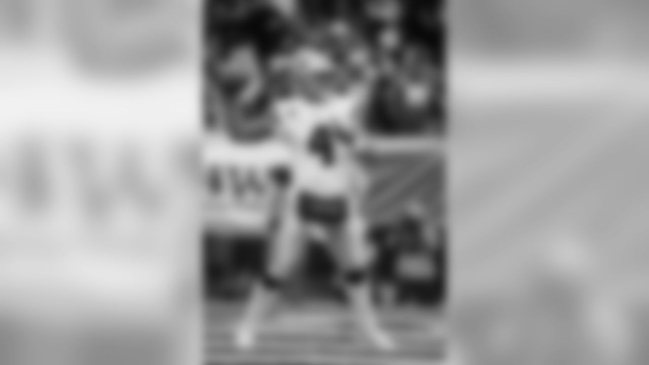 Saints vs Cowboys Week 13 - Quarterback Dak Prescott