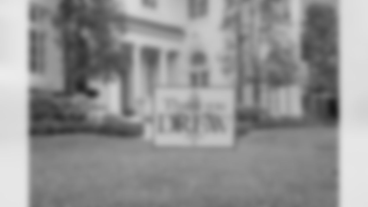 Following the announcement of Drew Brees' retirement from the NFL, New Orleans Saints fans and local businesses around the city paid tribute to legendary quarterback with yard decorations.